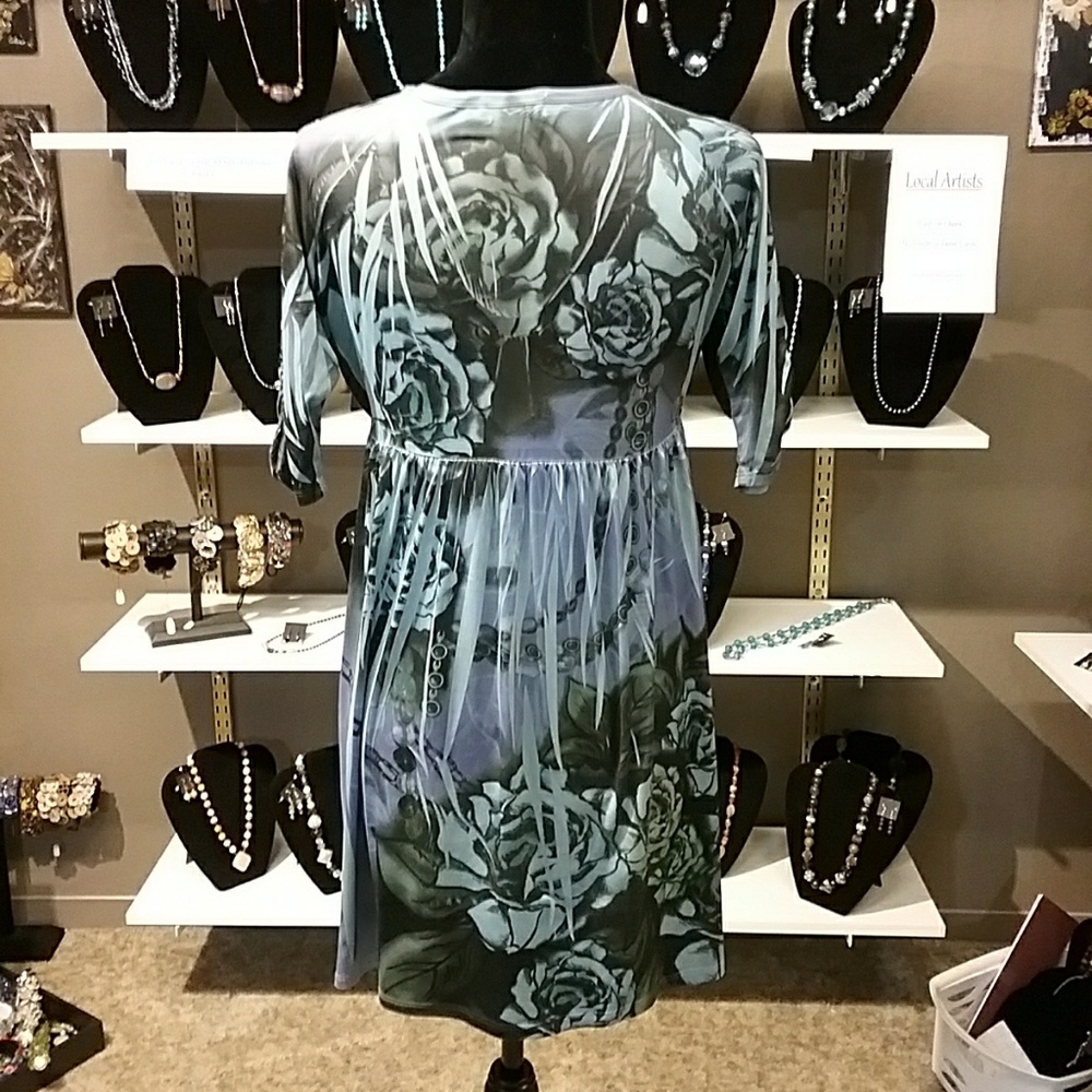 Dress - Picture 2 of 4